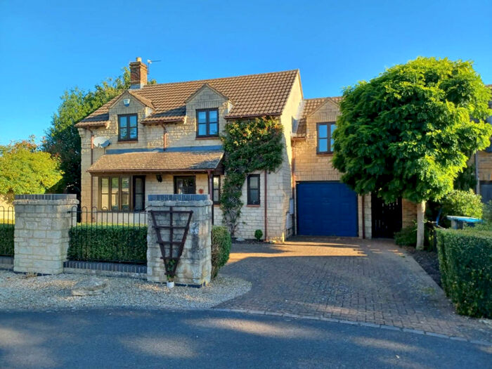 3 Bedroom Detached House To Rent In Bonham Place, Carterton, Oxfordshire, OX18