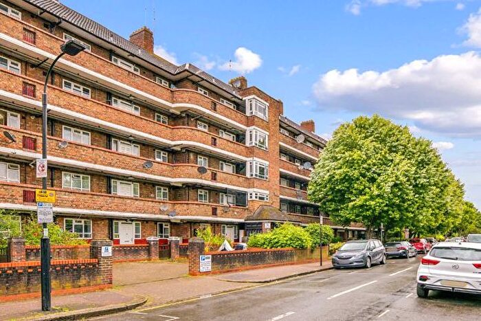 2 Bedroom Flat To Rent In London, W12