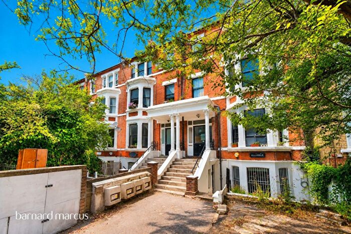 2 Bedroom Flat For Sale In Acre Lane, London, SW2