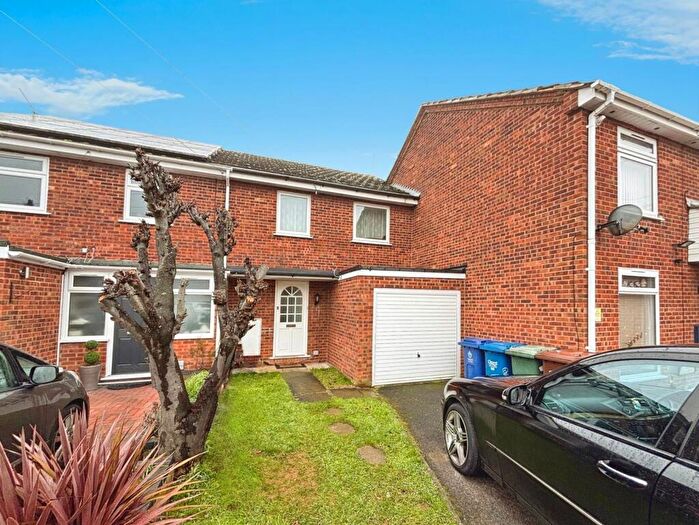 3 Bedroom Terraced House For Sale In Fair Close, Bicester, OX26