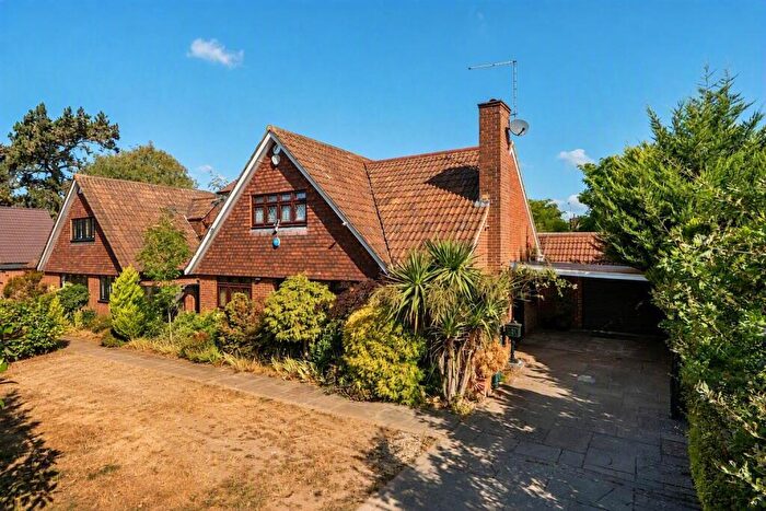 4 Bedroom Detached House For Sale In Ashfield Lane, Chislehurst, Kent, BR7