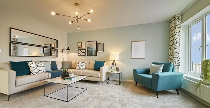 3 Bedroom Semi-Detached House To Rent In Roman Way, West Bromwich, B71