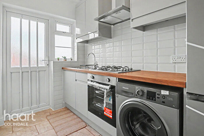 2 Bedroom Flat For Sale In Montrose Court, The Hyde, NW9