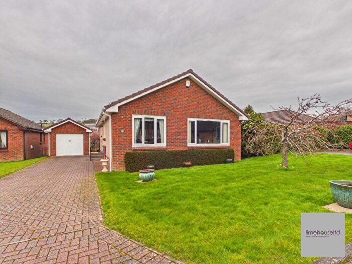 2 Bedroom Bungalow For Sale In Stanehead Park, Biggar, ML12