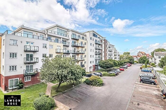 2 Bedroom Flat For Sale In Gisors Road, Southsea, PO4