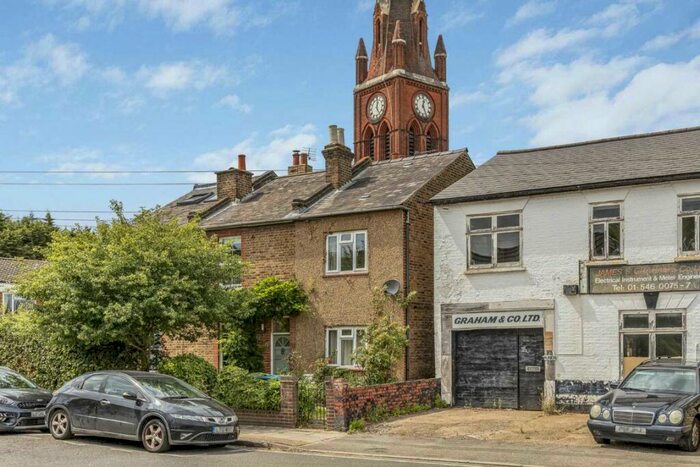 2 Bedroom House To Rent In Acre Road, Kingston Upon Thames, KT2