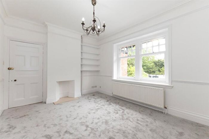1 Bedroom Apartment To Rent In Shelley Court Lovelace Road Surbiton, KT6