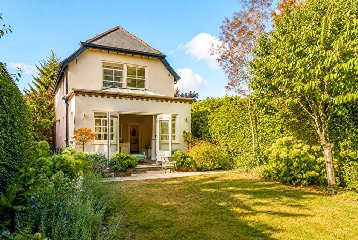 2 Bedroom Detached House For Sale In Guildford Lodge Drive, East Horsley, KT24