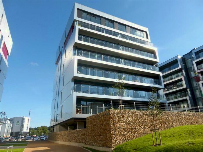 3 Bedroom Flat To Rent In Geoffrey Watling Way, Norwich, NR1