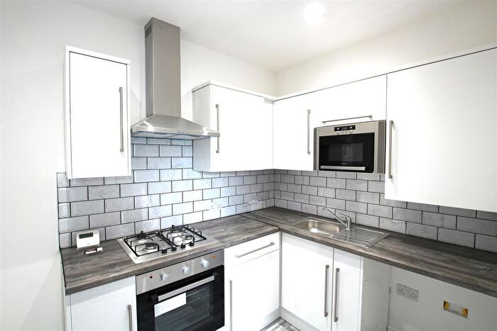 2 Bedroom Flat To Rent In Pier Road, Withernsea, HU19
