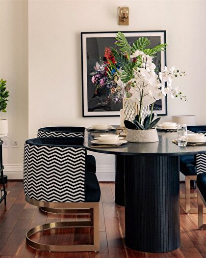 2 Bedroom Flat To Rent In Berkeley Street, Mayfair, W1J