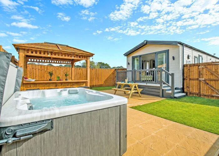 2 Bedroom Lodge For Sale In Butterwick Road, Scunthorpe, DN17