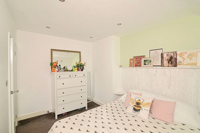 3 Bedroom Terraced House For Sale In Victoria Avenue, Hastings, TN35