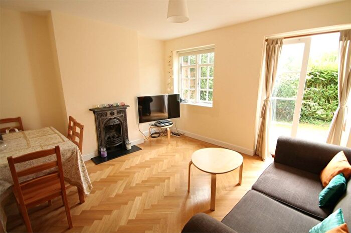 1 Bedroom Maisonette To Rent In Falloden Way, Hampstead Garden Suburb, NW11
