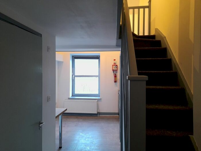 Studio To Rent In Newsome Road, Newsome, Huddersfield, HD4