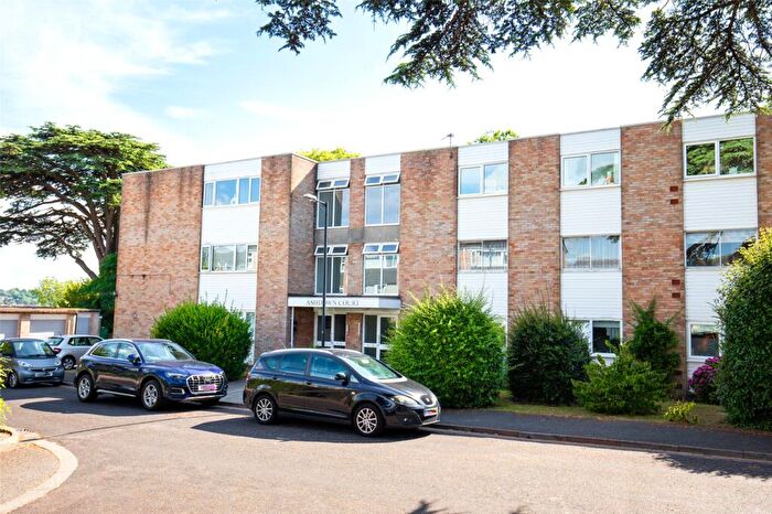 2 Bedroom Apartment For Sale In Northover Close, Bristol, BS9
