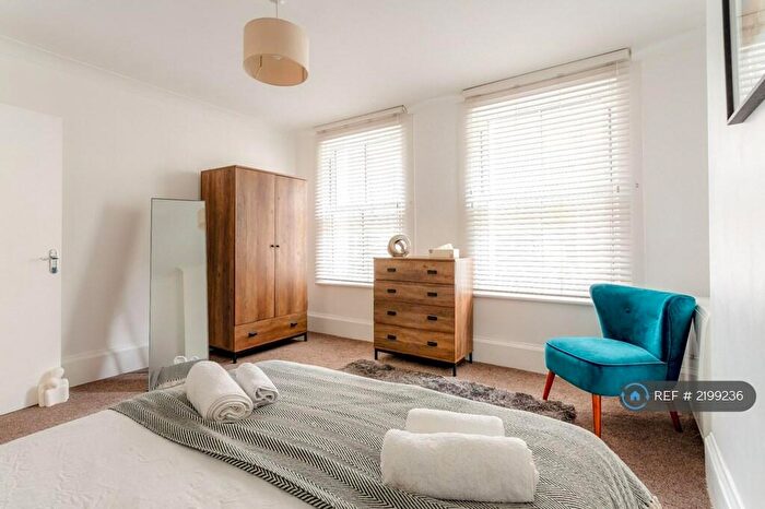 3 Bedroom Flat To Rent In West Street, Brighton, BN1