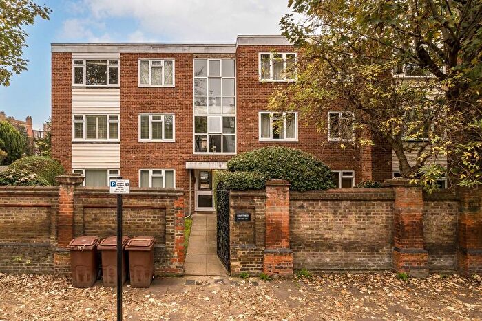 2 Bedroom Flat To Rent In Sutton Court Road, London, W4
