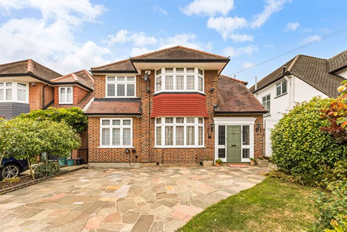 5 Bedroom Detached House For Sale In Court Drive, Stanmore, HA7