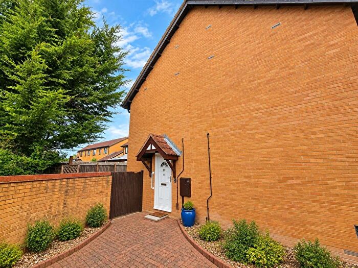 1 Bedroom Property For Sale In Sullivan Crescent, Browns Wood, Milton Keynes, MK7