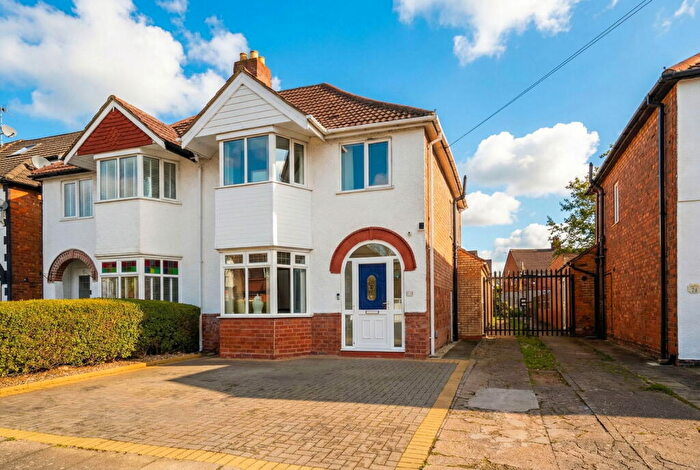 3 Bedroom Semi Detached House For Sale In Hilton Avenue, Hall Green, B28