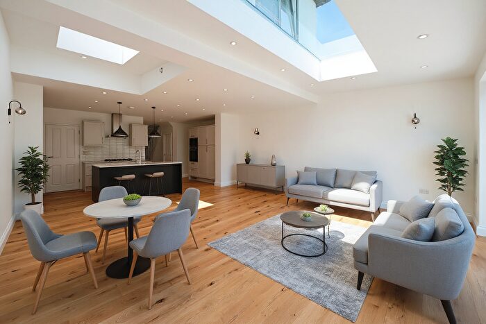 4 Bedroom Semi-detached House For Sale In Pettits Lane, Romford, RM1