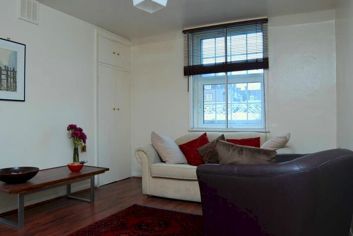 Studio To Rent In Ebury Bridge Road, Pimlico, London, SW1W
