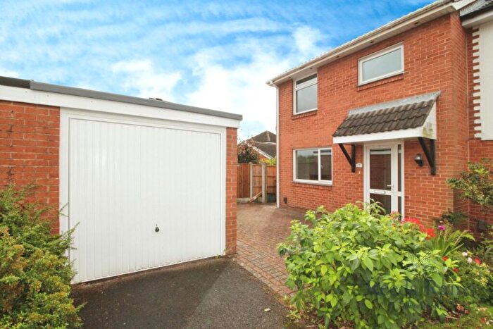 2 Bedroom Semi-Detached House To Rent In New Pastures, Lostock Hall, Preston, Lancashire, PR5