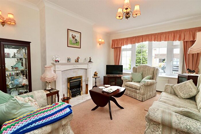 2 Bedroom Semi-Detached Bungalow For Sale In Westfield Close, Pocklington, York, YO42