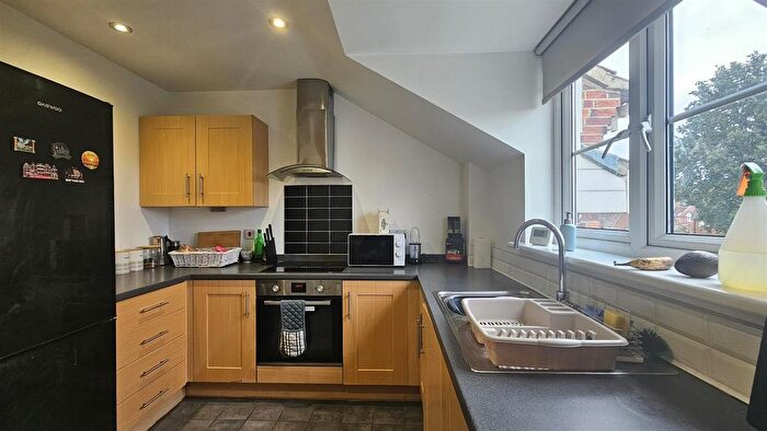2 Bedroom Flat To Rent In Poppleton Road, York, YO26