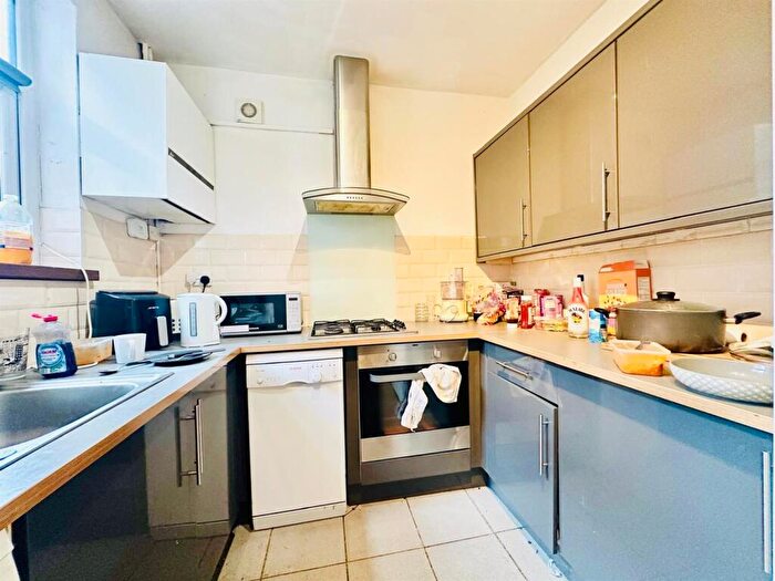 4 Bedroom House To Rent In Stanley Street, Derby, DE22