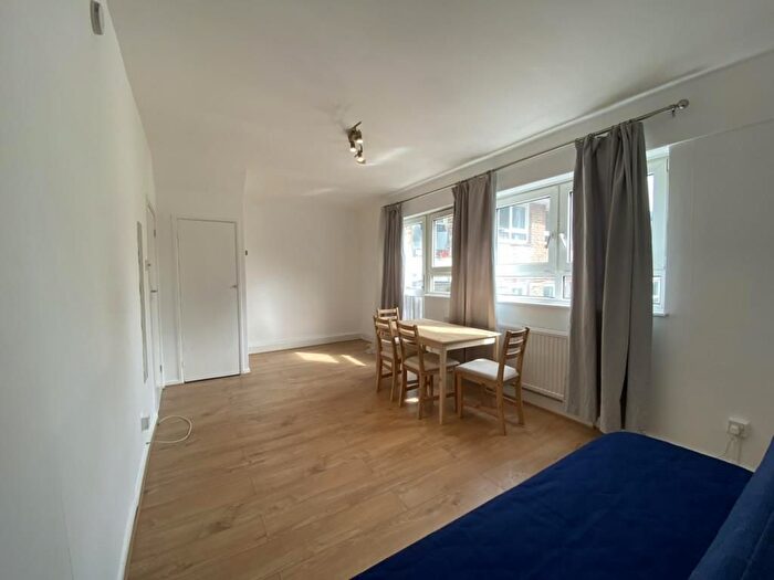 3 Bedroom Flat To Rent In Stoford Close, Southfields, London, SW19