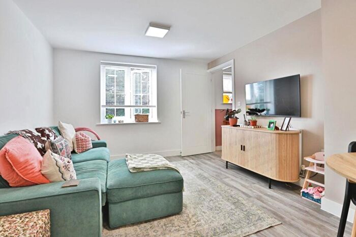 2 Bedroom Flat For Sale In Lowther Road, Bournemouth, Dorset, BH8