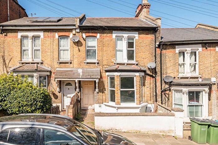 2 Bedroom Apartment To Rent In Woodland Terrace, Charlton, SE7