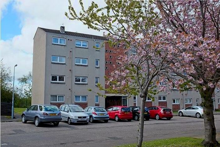 2 Bedroom Flat To Rent In Kingsknowe Place, Edinburgh, EH14