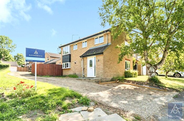 4 Bedroom Detached House For Sale In Cartwright Crescent, Brackley, Northamptonshire, NN13