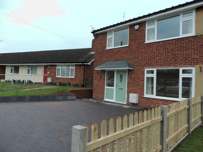 3 Bedroom Semi-Detached House To Rent In Bailey Avenue, Overseal, DE12