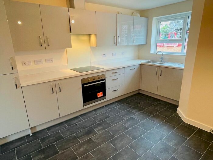 3 Bedroom Semi-Detached House To Rent In Dove Mews, Doncaster, DN4