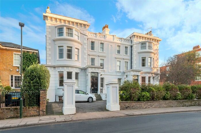 3 Bedroom Flat To Rent In Burlington House, Kings Road, TW10