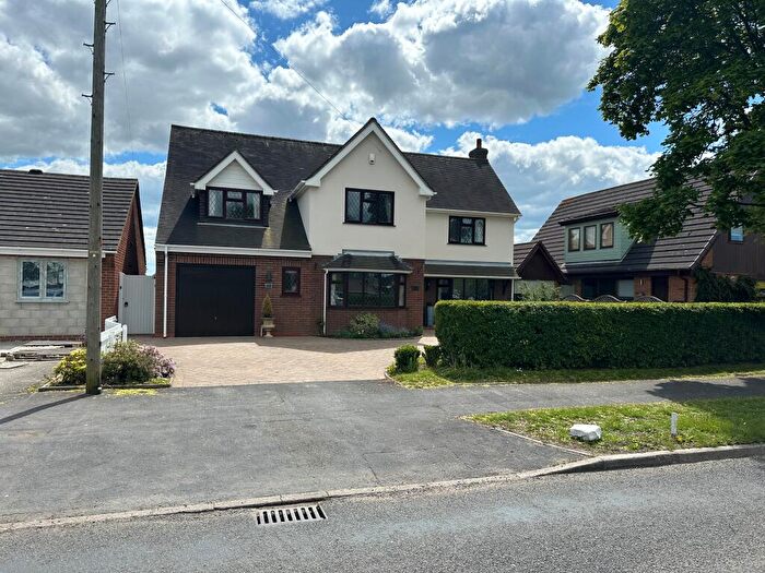4 Bedroom Detached House For Sale In Bitham Lane, Stretton, Burton-on-Trent, DE13