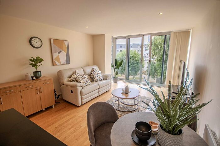 1 Bedroom Flat For Sale In Hayes Road, Penarth, CF64