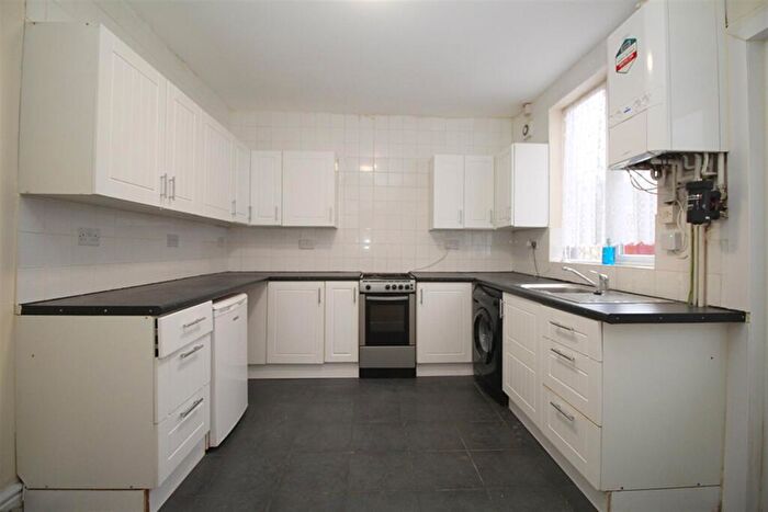 3 Bedroom Terraced House To Rent In Howard Street, Loughborough, LE11
