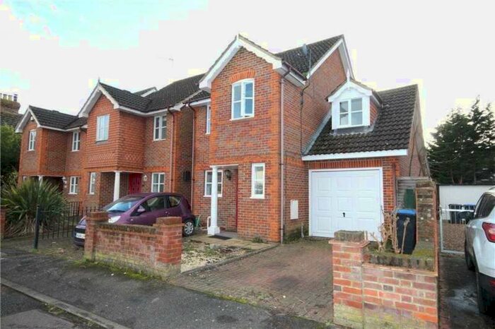 4 Bedroom Detached House To Rent In Kings Road, Egham, Surrey, TW20