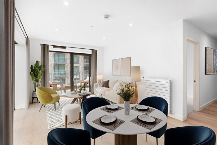 3 Bedroom Flat For Sale In Royal Crest Avenue, London, E16