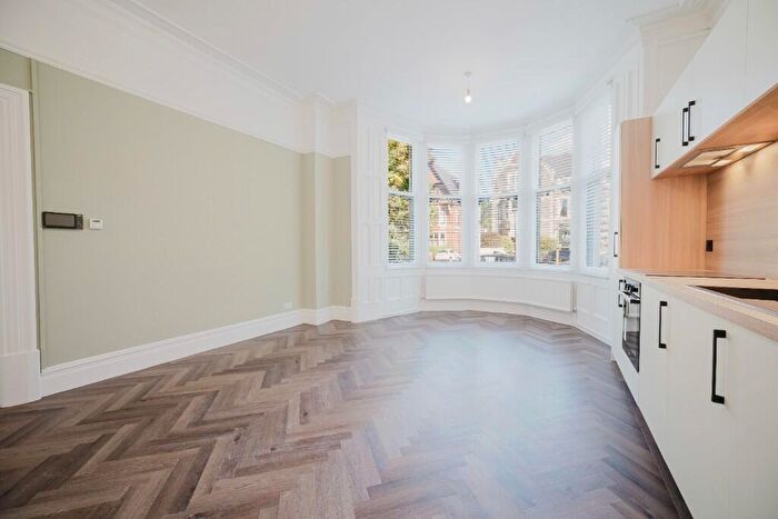 1 Bedroom Flat To Rent In Cathedral Road, Cardiff, CF11