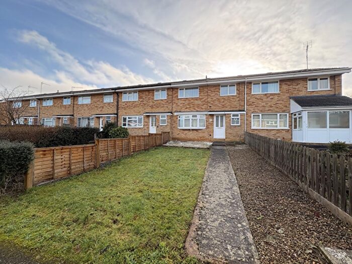 3 Bedroom Terraced House For Sale In Evenlode, Banbury, OX16