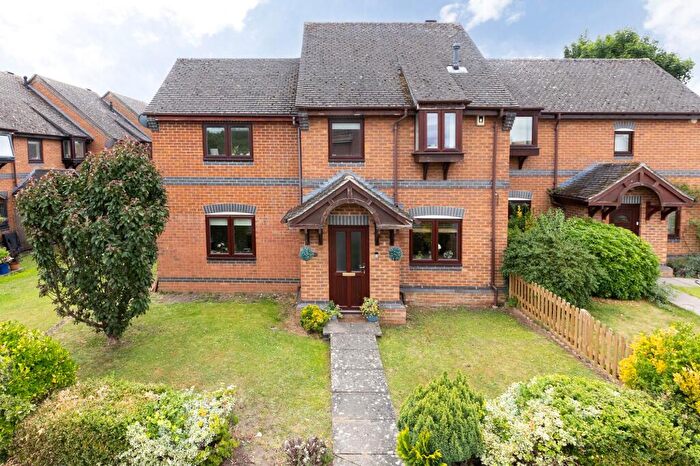 3 Bedroom Semi-Detached House For Sale In Anson Close, Marcham, OX13