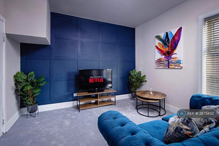 2 Bedroom Flat To Rent In Hornbeam Road, Manchester, M19