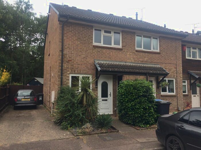 2 Bedroom End Of Terrace House To Rent In Yew Grove, Welwyn Garden City, AL7