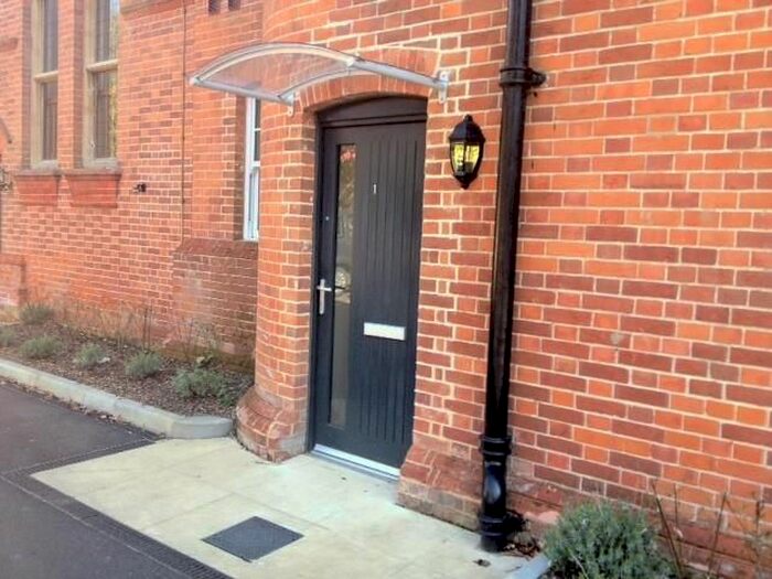 2 Bedroom Flat To Rent In Grange Road, Hastings, TN34